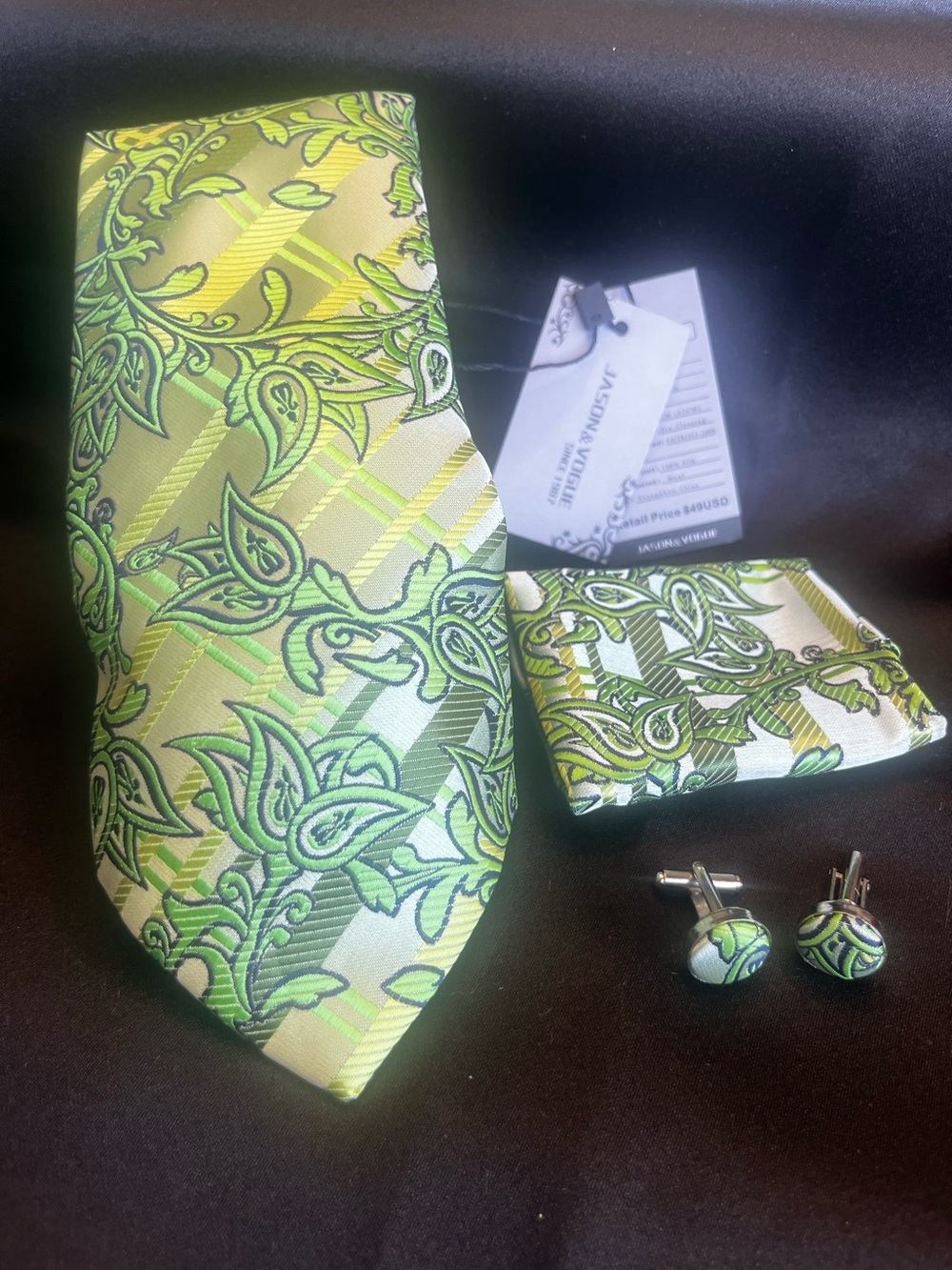 Green Paisley Tie Set - Tie, Pocket Square & Cufflinks - Picture 5 of 5